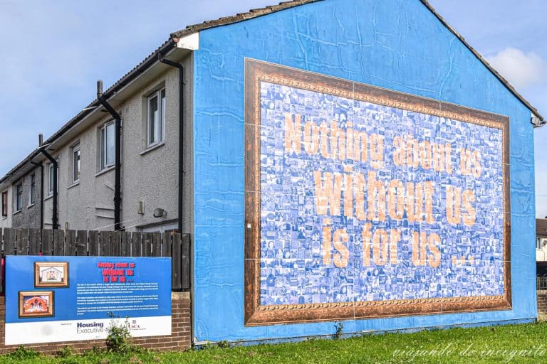 Mural en Schankill, nothing about us without us is for us.