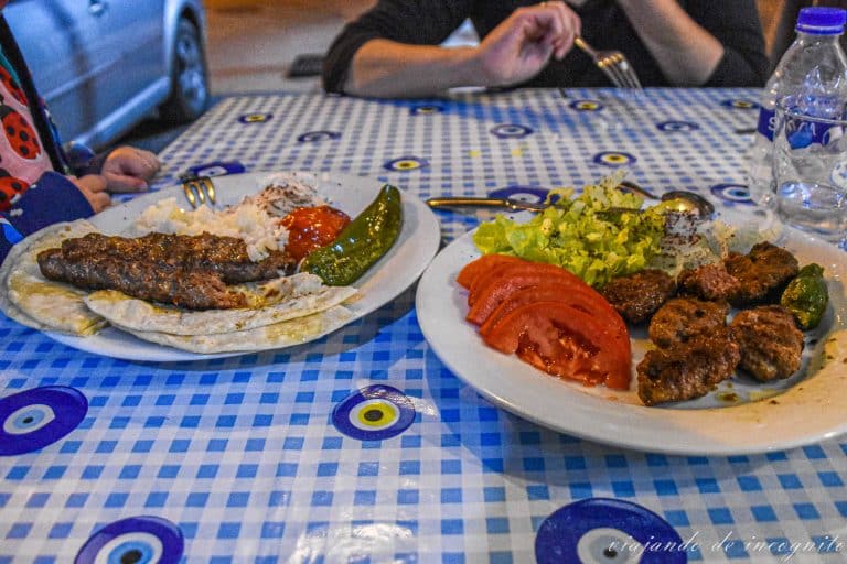 Izgara köfte y Adana kebab