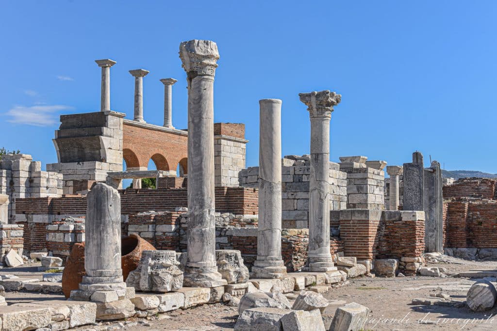 Varias columns de marmol y otros restos de la Basílica de San Juan, Selçuk