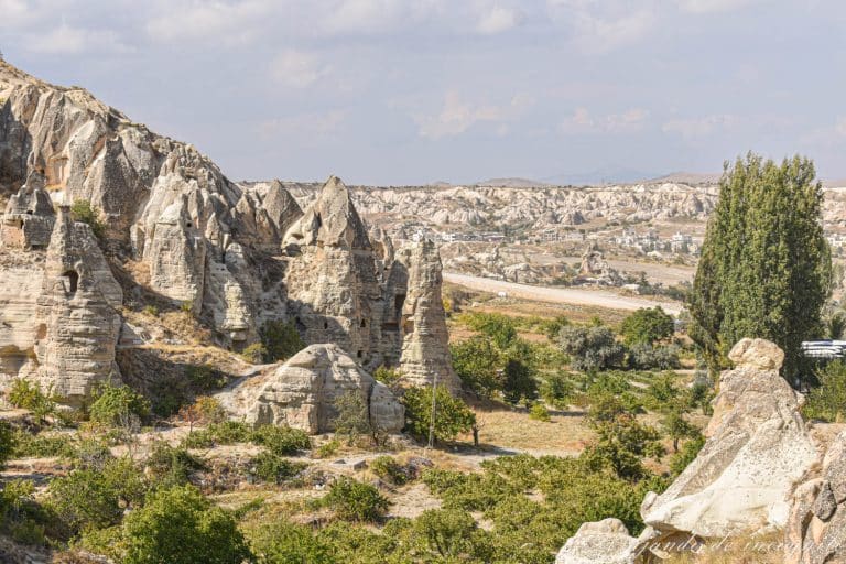 Vistas de las formaciones rocosas y de los alrededores del Museo al aire libre de Göreme