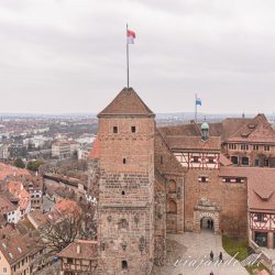 Vistas del Castillo imperial de Núremberg desde la torre Sinnwell
