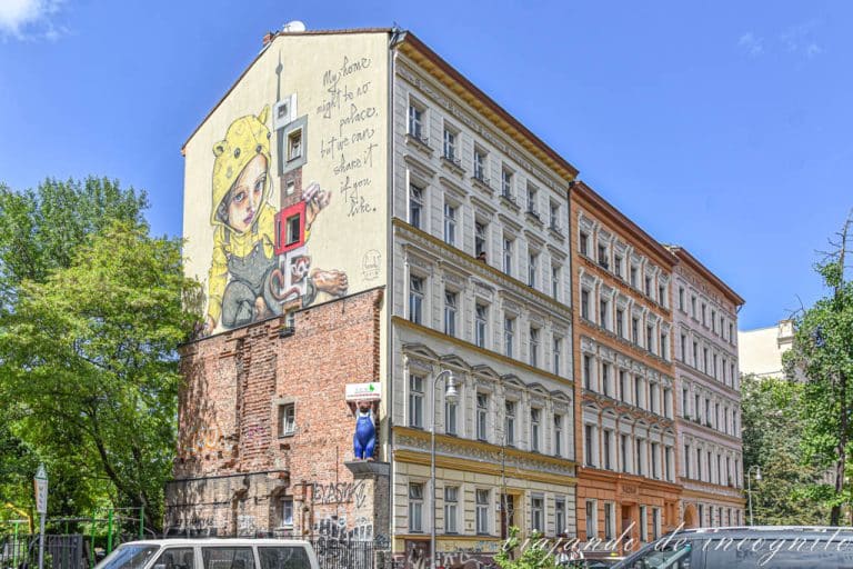 Mural de Herakut en un edificio de Kreuzberg