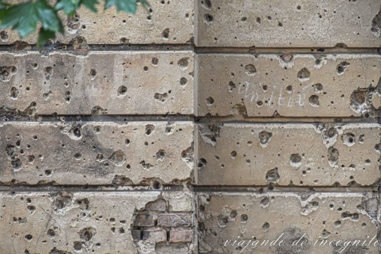 Marcas de balas en las paredes de Berlín de la II Guerra Mundial