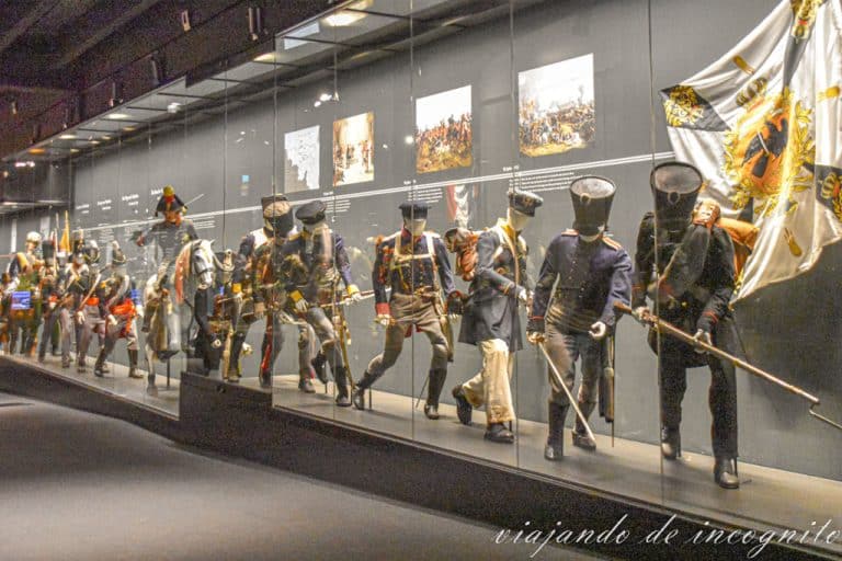Estatuas de soldados en museo memorial Waterloo