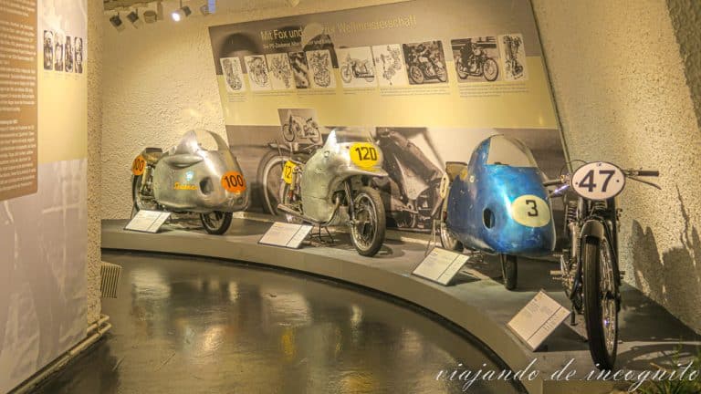 Motos antiguas de carrera en el museo de las dos ruedas de Neckarsulm