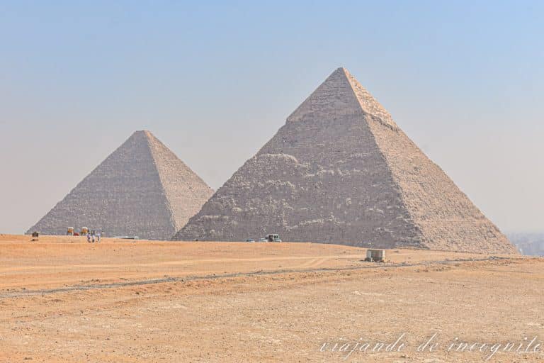 Vistas de la Pirámide de Kefrén en primer plano y la de Keops en segundo plano