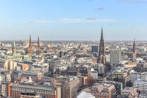 Vistas del centro de Hamburgo desde la iglesia de San Miguel