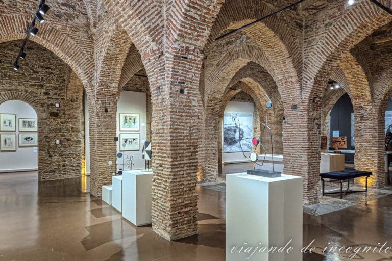 Interior del museo de arte contemporáneo de Tánger.