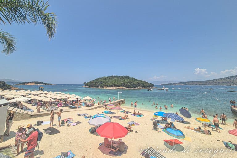 Zona gratuita de la playa Rilinda en Ksamil