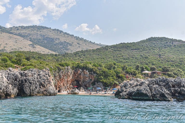 Cala de Aquaryum vista desde el mar