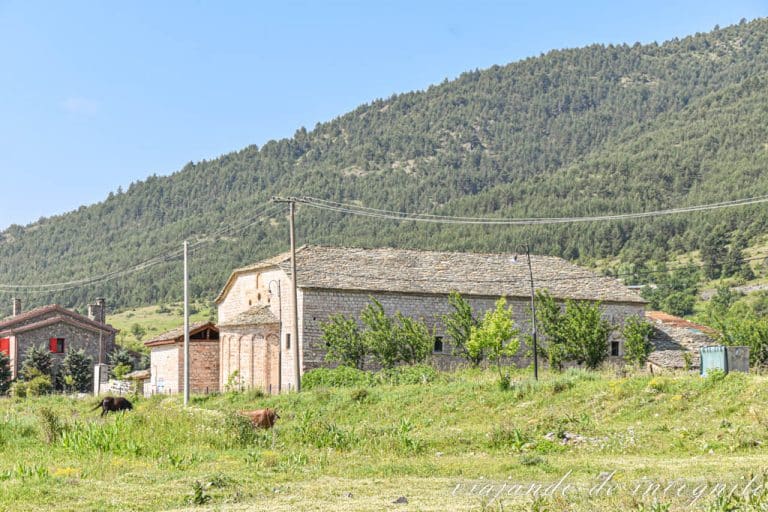 Exterior de la iglesia de los Arcángeles en Voskopoje