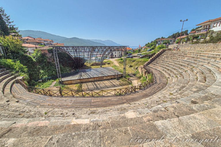Vista del teatro de Ohrid vacío