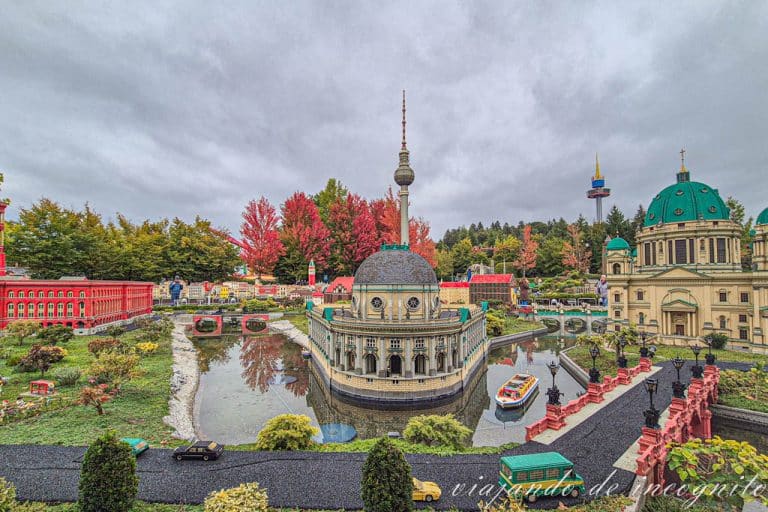 Maqueta de la zona de los museos de Berlin en Miniland de Legoland