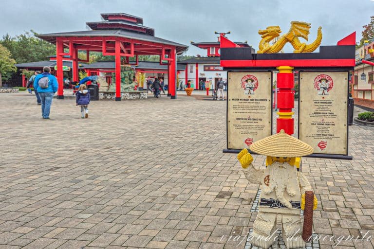 Zona de Ninjago World en Legoland prácticamente vacía