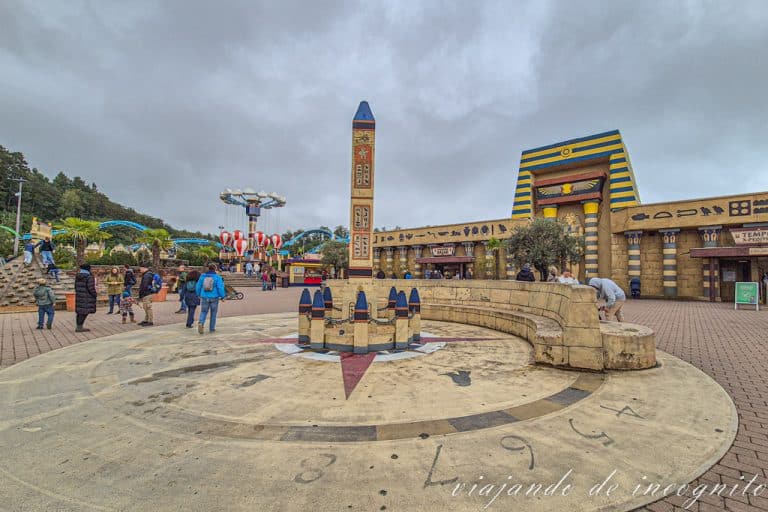 Vista general del país de los faraones en Legoland