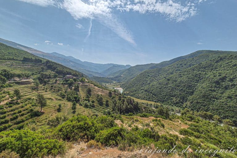 Paisaje en los alrededores de la cascada de Bogove.