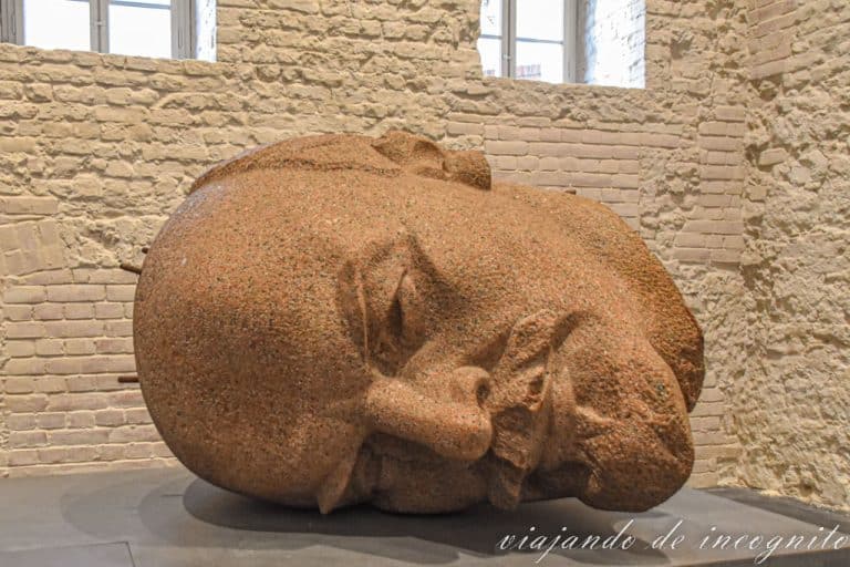 Gran cabeza de Lenin en la ciudadela de Spandau