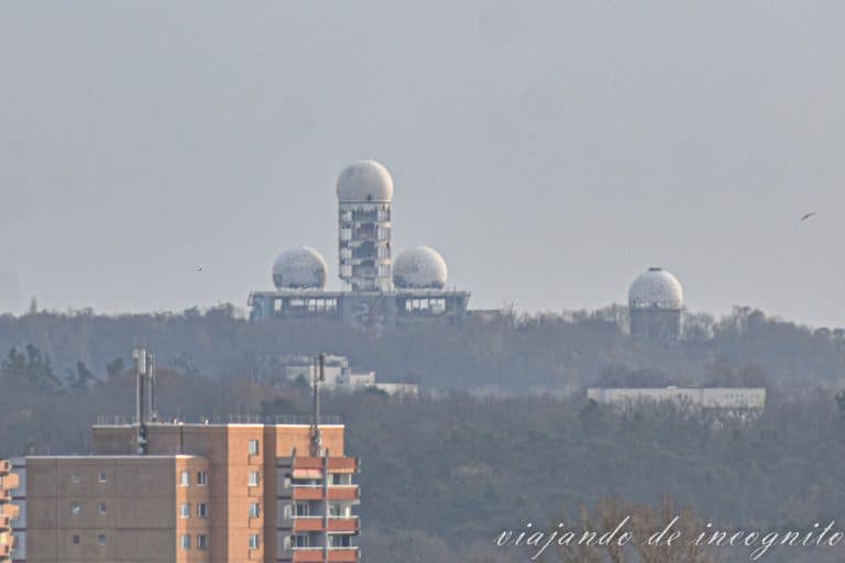 Teufelsberg visto desde la ciudadela de Spandau