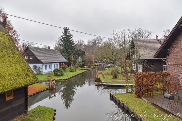 Canales y casas en la Spreewald