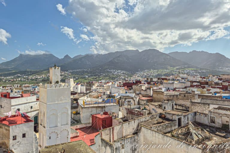 Vistas de la Medina de Tetuán con las montañas al fondo