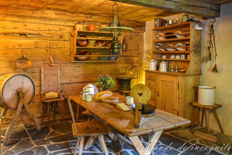 Cocina de la casa de Heidi y el abuelo