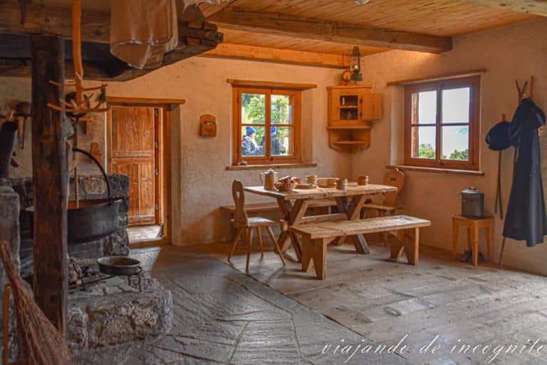 Comedor de la casa de los Alpes.