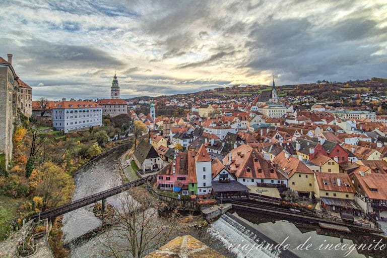 Vista de Cesky Krumlov desde el Palacio