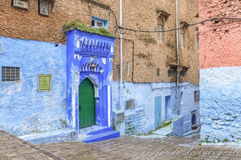 Puerta azul de la zagüia Raissouni