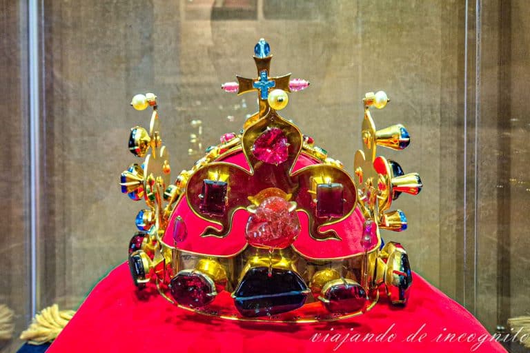 Copia de la corona de San Wenceslao, la corona medieval de los reyes de Bohemia