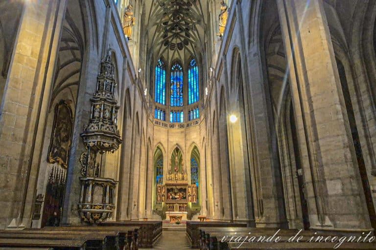 Interior de la catedral de Santa Bárbara.