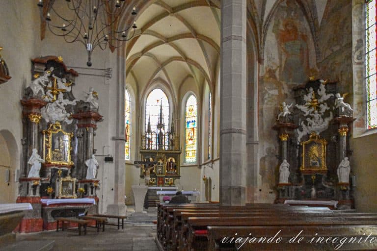 Interior de la iglesia de Santiago.
