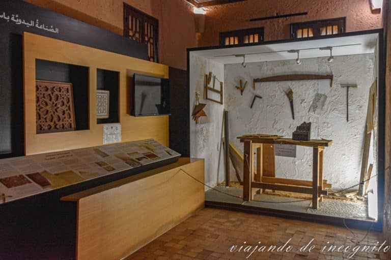 Una sala del museo etnográfico de Chefchaouen en donde se trata la carpintería.