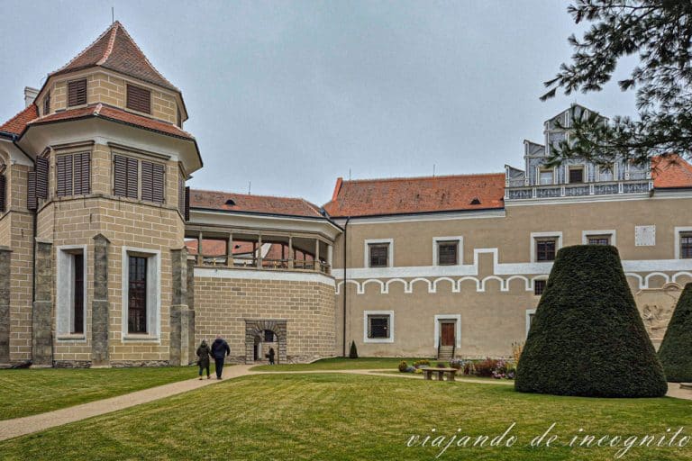 Jardín renacentista del palacio de Telc