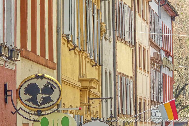 El cártel de los Besos de los estudiantes de Heidelberg en el callejón