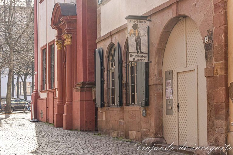 Entrada a la prisión estudiantil.