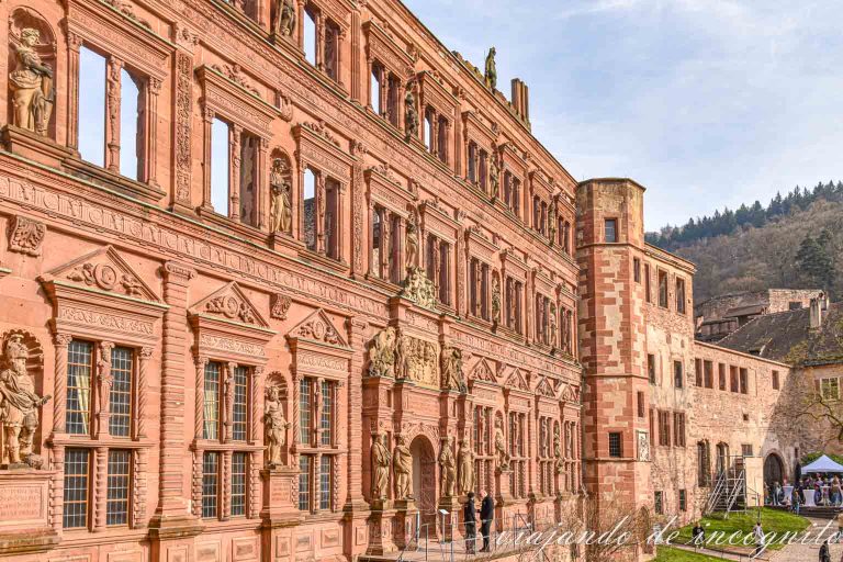 Fachada del edificio Ottheinrich en el castillo de Heidelberg.