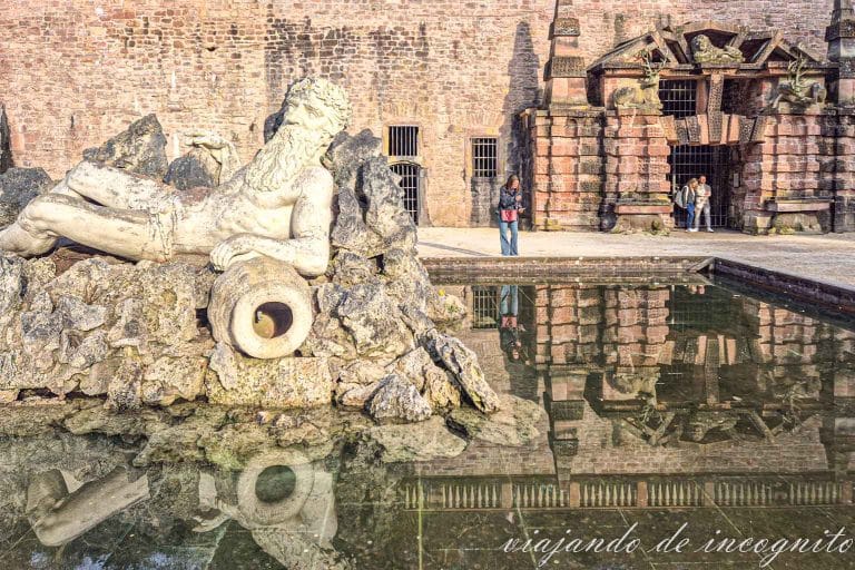 Padre Rin en los jardines del castillo de Heidelberg.