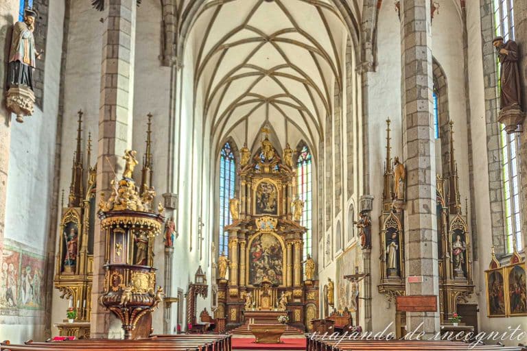 Interior de la iglesia de San Vito