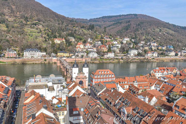 Vistas del Puente Viejo desde el mirador de la iglesia del Espíritu Santo.
