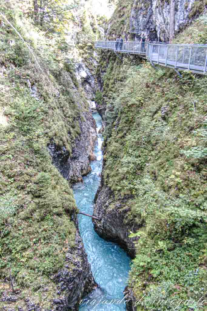 Pasarela de acero por arriba del Geisterklamm