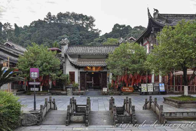 Parte exterior del Jinye Chanyi Vacation Hotel en Leshan