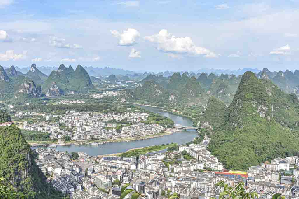 Vistas desde el mirador de la tele en Yangshuo.