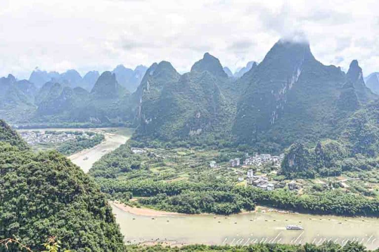 Vistas del río Li y las montañas desde la montaña Xianggong.