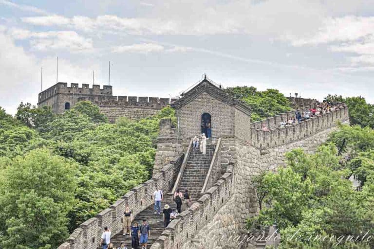 Sección de Mutianyu próxima al funicular con algo de gente.