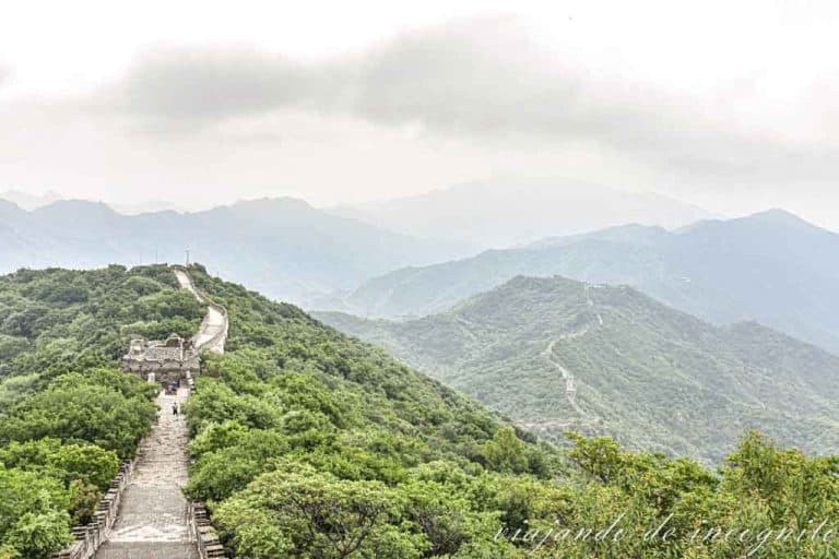 Vista panorámica desde lo alto de la zona oeste de la Gran Muralla Cina de Mutianyu