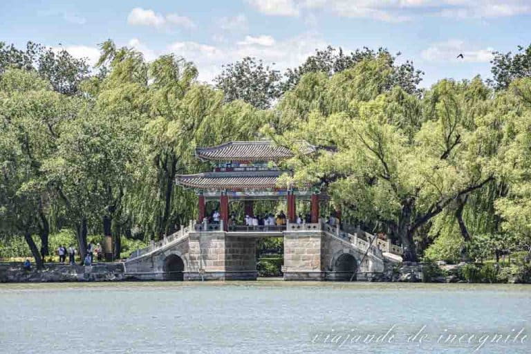 Un puente del Palacio de Verano.