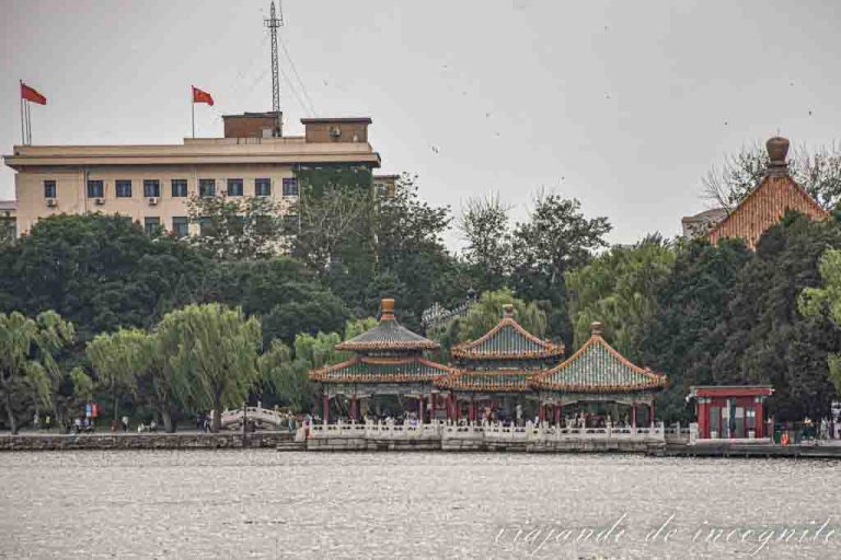 Pabellones de los Cinco Dragones del parque Beihai.