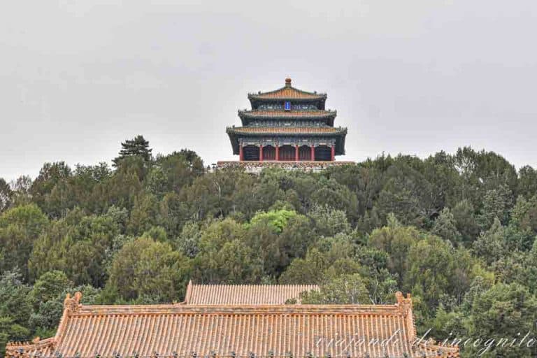 Pabellón Wanchun en lo alto de la colina del parque Jingshan.