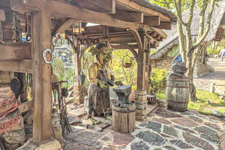 La casa del herrero en el callejón de los enanos de agua de Toverland.