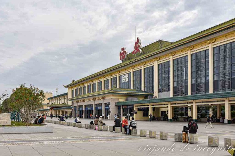 Fachada exterior de la estación central de Xian